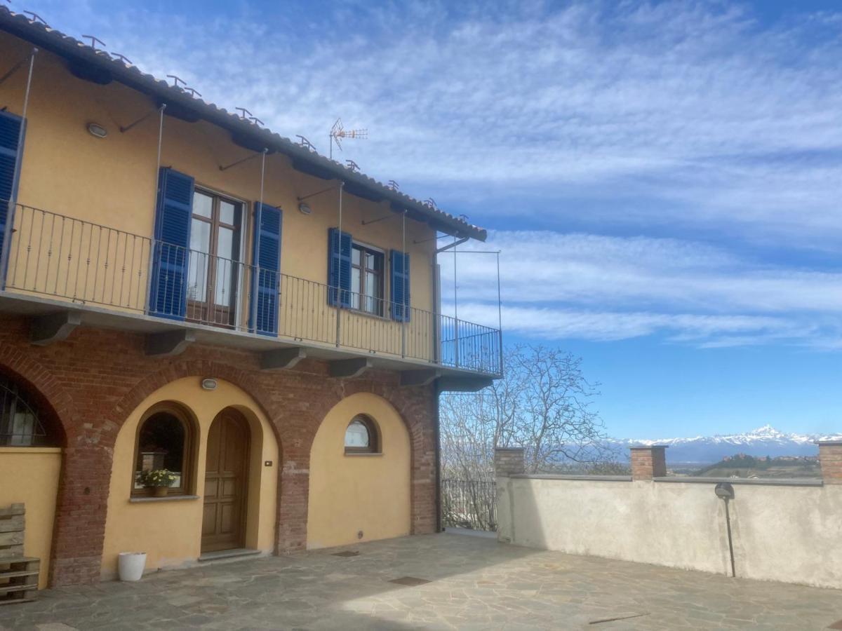 Da Emi - La Casetta In Piazza Monforte dʼAlba Exterior foto